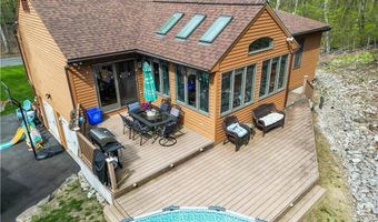 77 Lippitt Ave, Cumberland, RI 02864