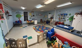 906 Cooley St, Albertville, AL 35950