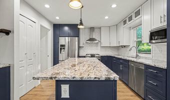 646 Center Dr, Ann Arbor, MI 48103