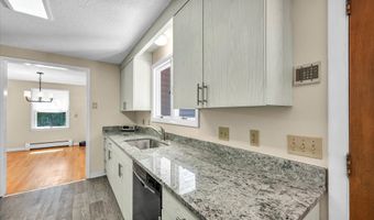 24 Iron Gate Ln, Cromwell, CT 06416