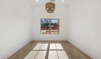 1165 Duke Dr, Bauxite, AR 72011