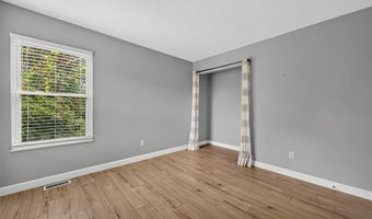 1592 Greenfield Crossing Ct, Ballwin, MO 63021