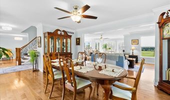 18 Woodland Hills Ct, Alton, IL 62002