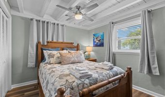 125 Pelican Dr, Atlantic Beach, NC 28512