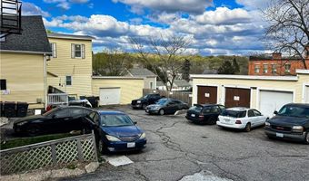 60 SPRING St, Lincoln, RI 02838