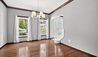 465 Redwood Forest Dr, Ballwin, MO 63021
