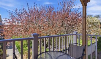 43 Bullocks Point Ave 8B, East Providence, RI 02915