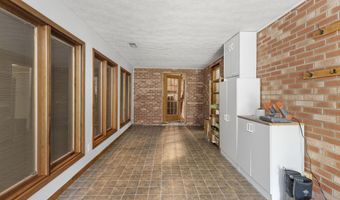 74 Muncy Ln, Ashland, KY 41102