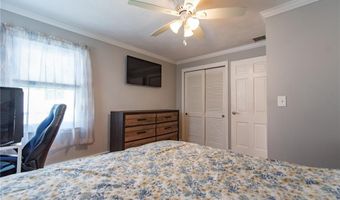 14 Wenscott Ln, North Providence, RI 02904