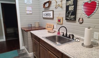 674 Cantrell Rd, Big Sandy, TN 38221