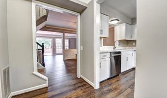 43485 PLANTATION Ter, Ashburn, VA 20147