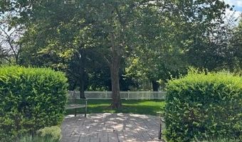 2776 S Knightsbridge Cir, Ann Arbor, MI 48105