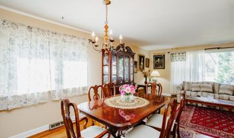 1849 W Spring Ridge Dr, Arlington Heights, IL 60004