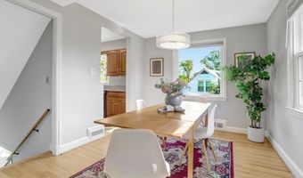 2911 EDGEHILL Dr, Alexandria, VA 22302