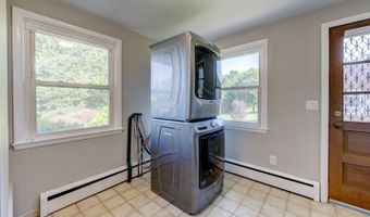 136 Juniper Ln, Berlin, CT 06037