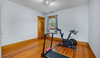 27 Center St, Algonquin, IL 60102