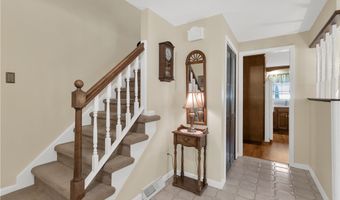 56 LaBelle Ter, Amherst, NY 14228