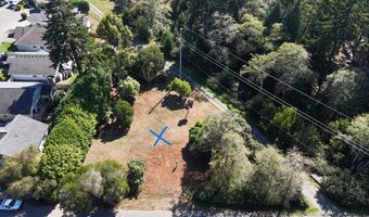 1300 HAMPTON Rd, Brookings, OR 97415