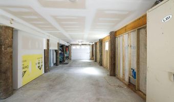 214 Iroquois Ave, Beach Haven, NJ 08008
