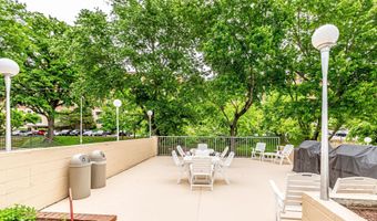 1300 ARMY NAVY Dr 816, Arlington, VA 22202