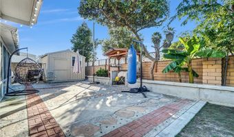 1341 S Pembrooke Ln, Anaheim, CA 92804