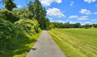 20 HARBOUR HEIGHTS Dr 20, Annapolis, MD 21401
