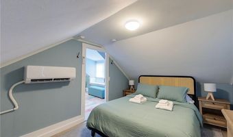 382 Spring St 3, Newport, RI 02840