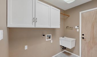 8250 RAINTREE Dr NE, Albuquerque, NM 87122