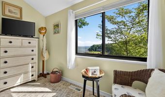 23 Harbour Vlg A, Branford, CT 06405