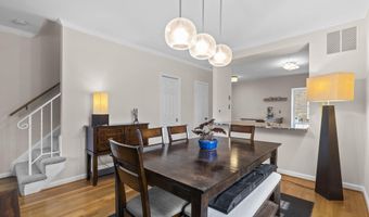 938 S ROLFE St, Arlington, VA 22204