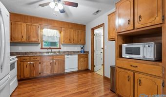 2097 Needmore Rd, Albertville, AL 35950