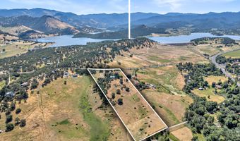 11597 Corp Ranch Rd, Ashland, OR 97520