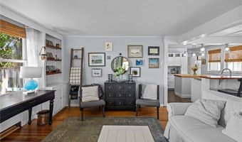 39 Sunset Dr, Barrington, RI 02806