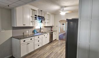 620 E Prairie Ln, Ash Grove, MO 65604
