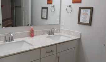 222 Vanderbuilt Ct, Aberdeen, NC 28315