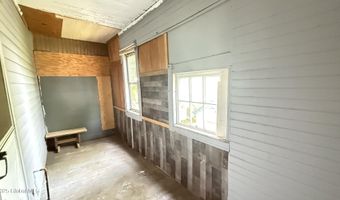 62 Glen Ave, Amsterdam, NY 12010