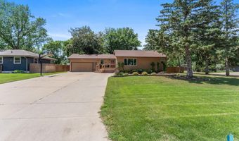 201 S 5th Ave, Brandon, SD 57005