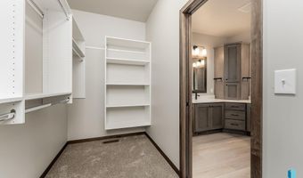 2405 E Tinley St, Brandon, SD 57005