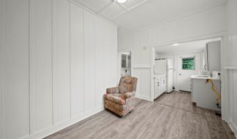 2963 Koali Rd D, Honolulu, HI 96826