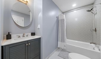 420 Eighth St 3N, Beach Haven, NJ 08008