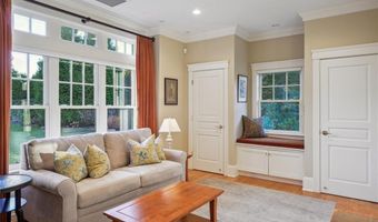 127 Cliff Dr, Narragansett, RI 02882