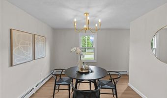 21 Hope Hill Ter, Cranston, RI 02921
