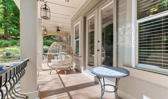884 Village Brook Ct, Ballwin, MO 63021