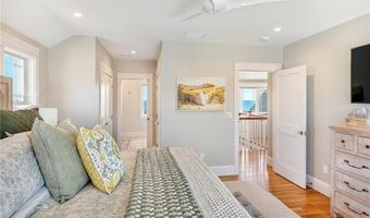 1048 Ocean Rd, Narragansett, RI 02882