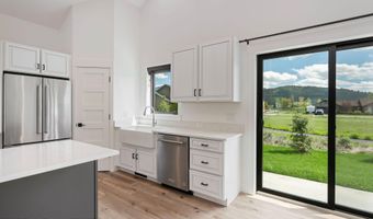 185 COLUMBINE St, Alpine, WY 83128
