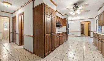 2501 Pine Cove Dr, Tucker, GA 30084