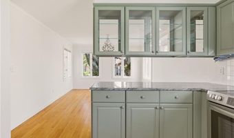 15 Hammersmith Rd 30A, Newport, RI 02840