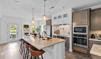 369 WYNLAKE Dr, Alabaster, AL 35007
