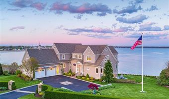 737 Boston Neck Rd, Narragansett, RI 02882