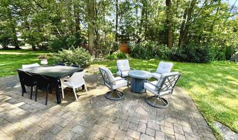 207 Diane Ln, Bristol, CT 06010
